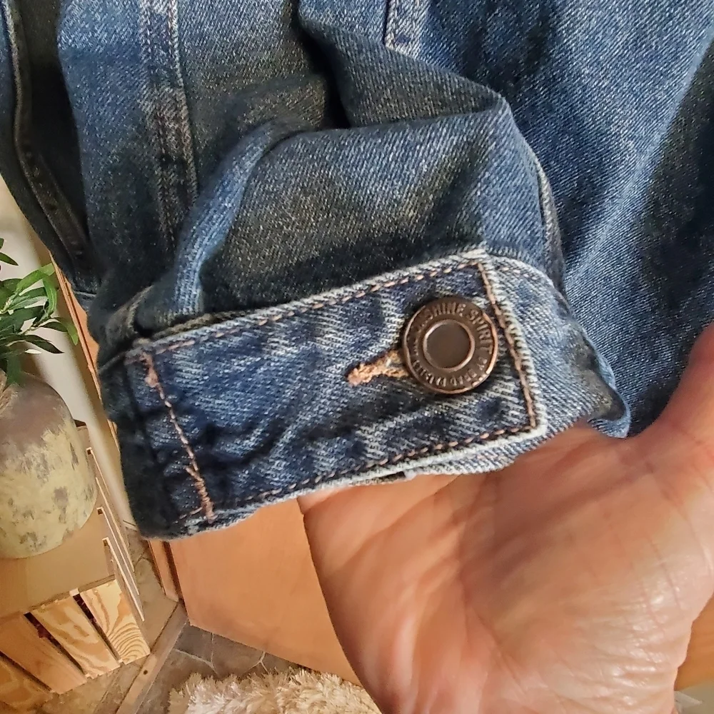 MOONSHINE SPIRITS BY BRAD PAISLEY. DENIM JACKET. DISTRESSED. MENS MED - Picture 7 of 9